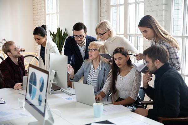 líderes aplicando estrategias de coaching