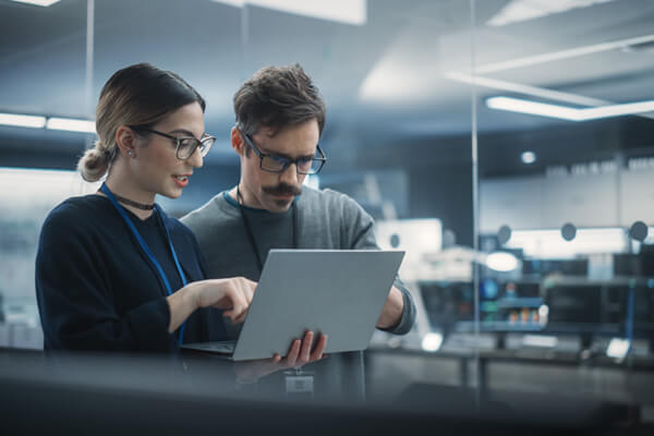 Curso de Ciberseguridad para el día a día de los colaboradores, que resguarda la información, plataformas, personas y recursos de la empresa.
