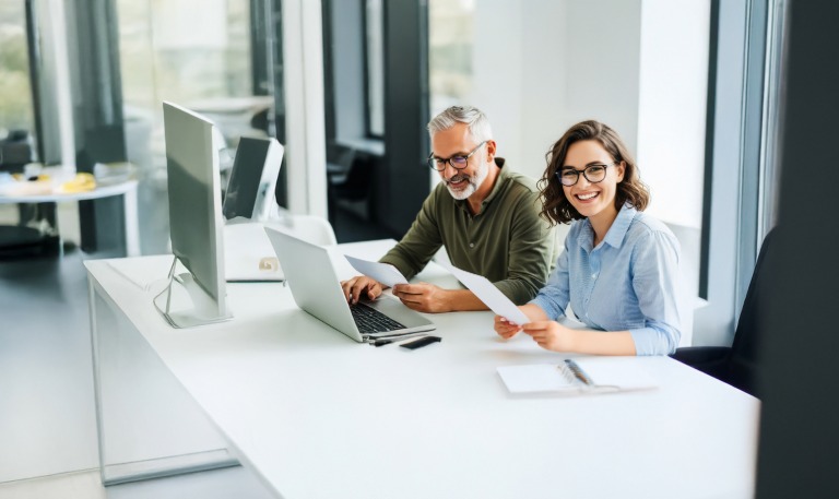 Equipo de capacitación utilizando buenas prácticas para desarrollar proyectos e-learning